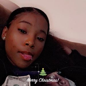 Meet your Posher, Eva